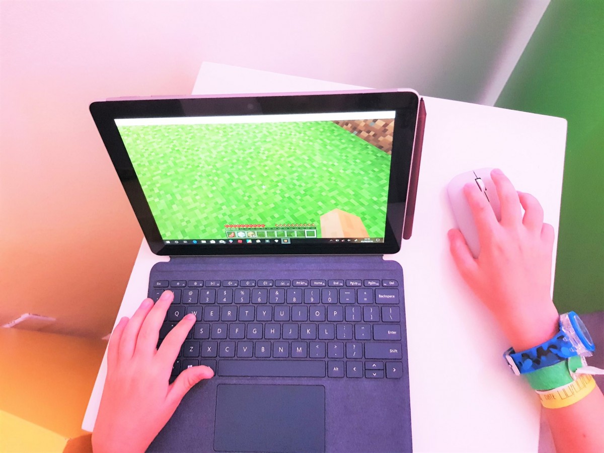 Microsoft Surface Go