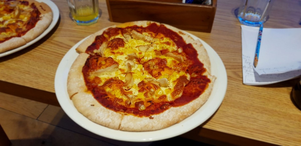Chicken and Sweetcorn Stone baked pizza at YHA York